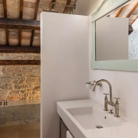Renovated Stone Castagno Ideal For Families *